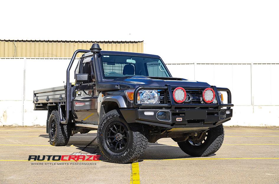 TOYOTA LANDCRUSIER REBEL MATTE BLACK